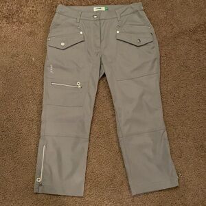 XDS Cropped or Capris Cargo style pants Sz 6 Athletic 5 front pockets zipper leg